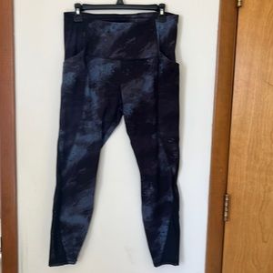Women’s Large Leggings w/ Pockets and Mesh Legs